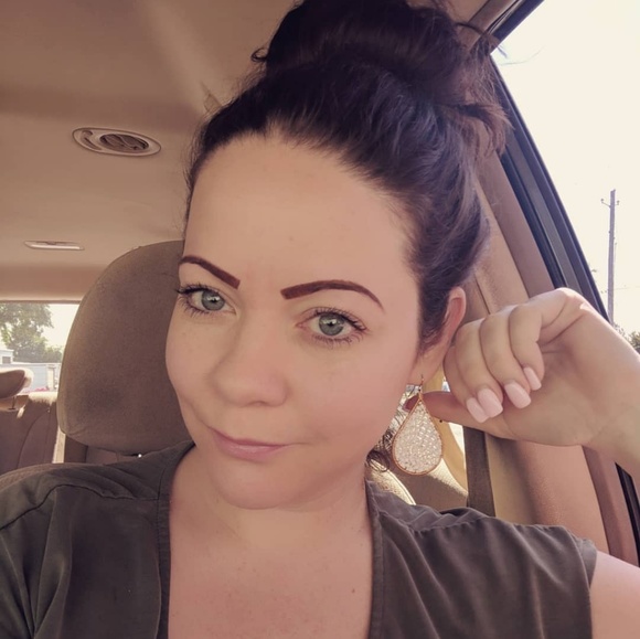 Meet your Posher, Rebecca - Picture 1 of 1